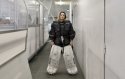 Amélie après un match de hockey sur glace, patinoire de Meyrin, Club des Patineurs de Meyrin